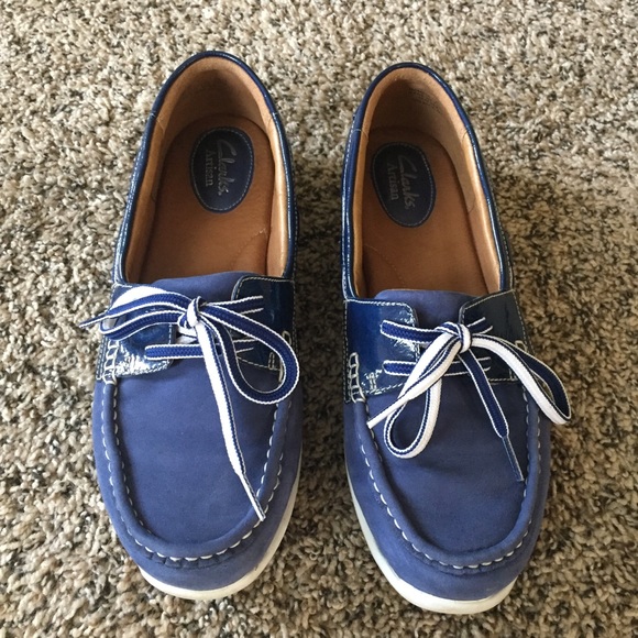 clarks artisan boat shoes